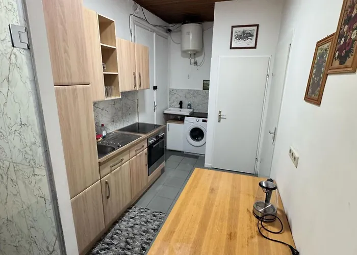 Spacious In Praterstern Area Es
